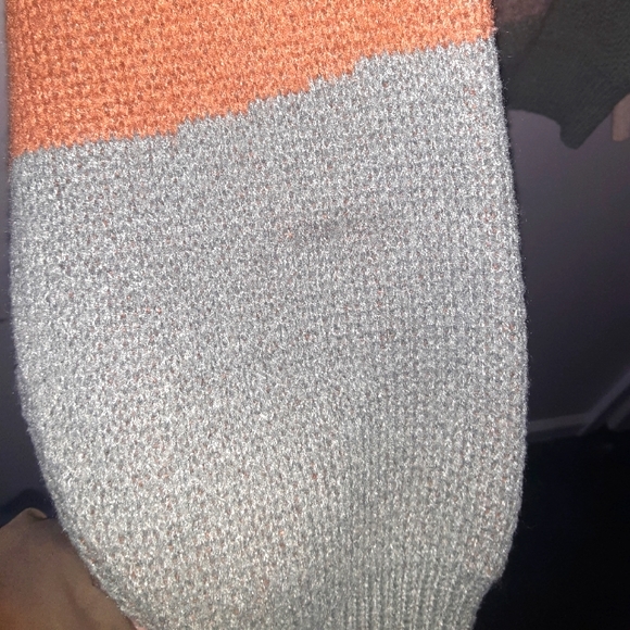 Sweater - Picture 7 of 7